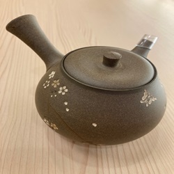 Tea pot